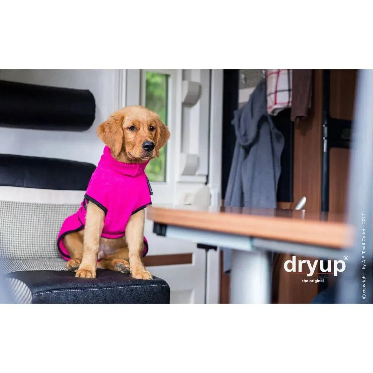 Dryup Cape MINI - Hundebademantel - Action Factory - Marigin AG Onlineshop für Tierbedarf Dryup Cape MINI - Hundebademantel - 30cm / Pink Mantel