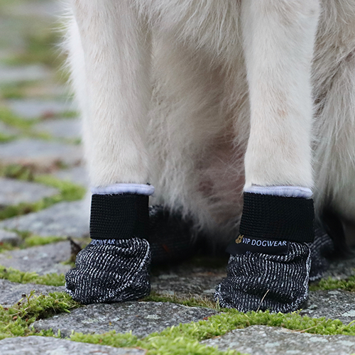VIP Dogwear Universal Booties für Hunde getragen